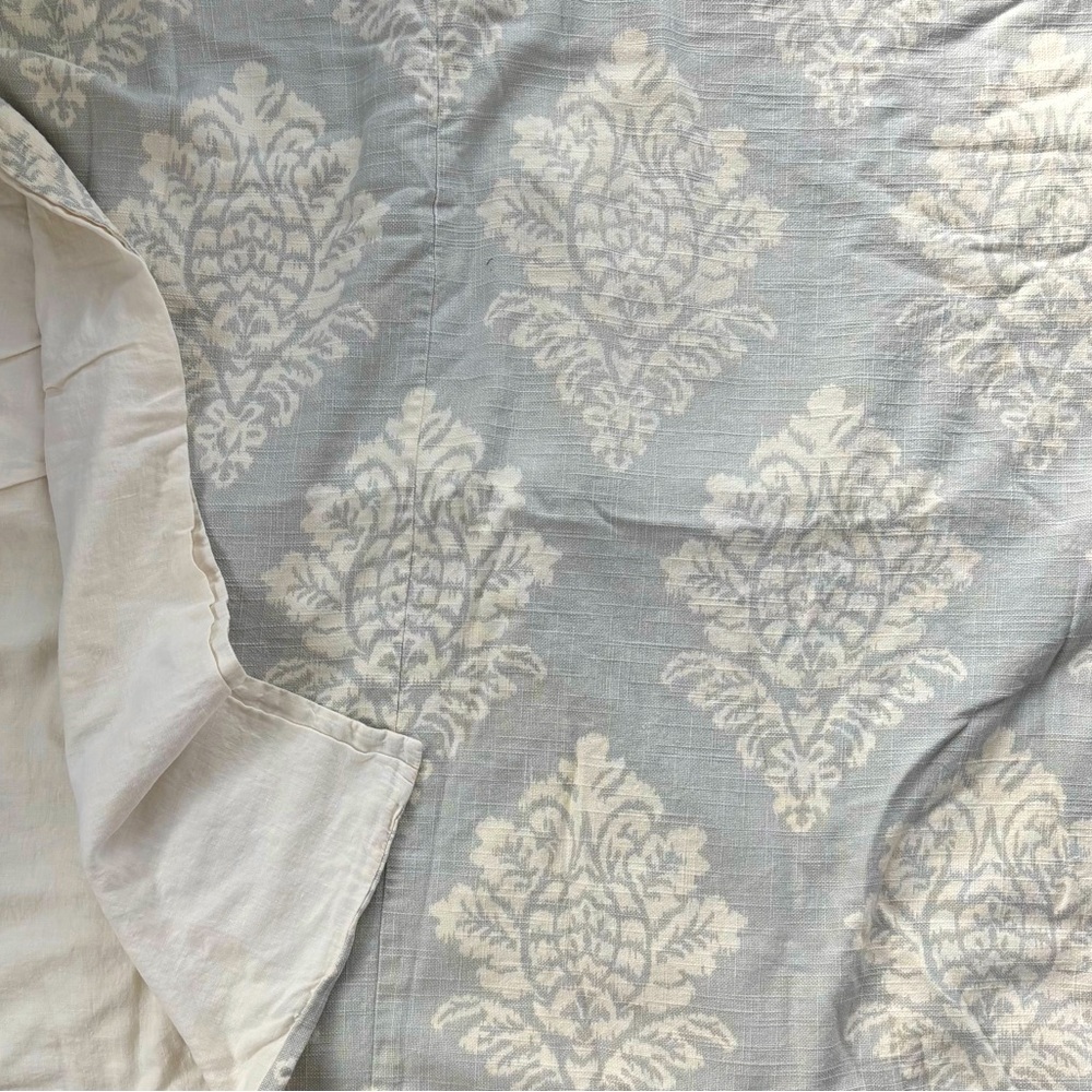 Peacock Alley Queen/Full Duvet Cover and Standard Sham Set